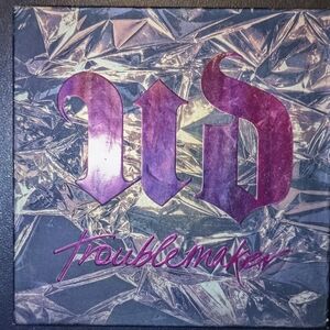 Urban Decay Troublemaker Palette